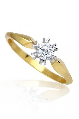 Zásnubní prsten z bílého a žlutého zlata se zirkonem.