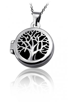 Stříbrný otevírací medailonek se stromem života.